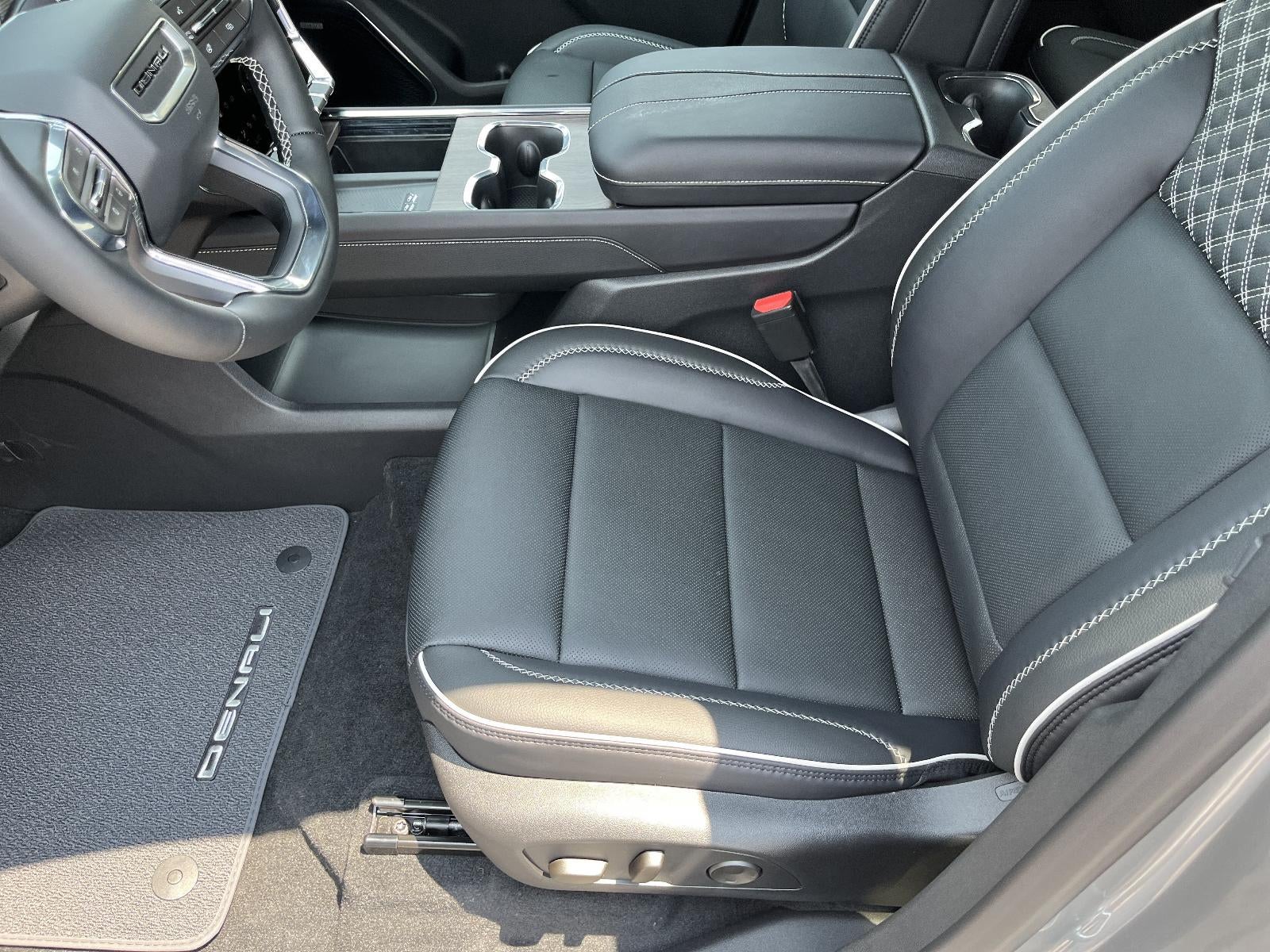 2026 GMC Acadia FWD Denali