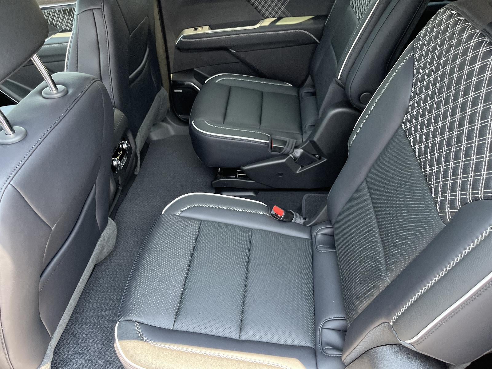 2026 GMC Acadia FWD Denali