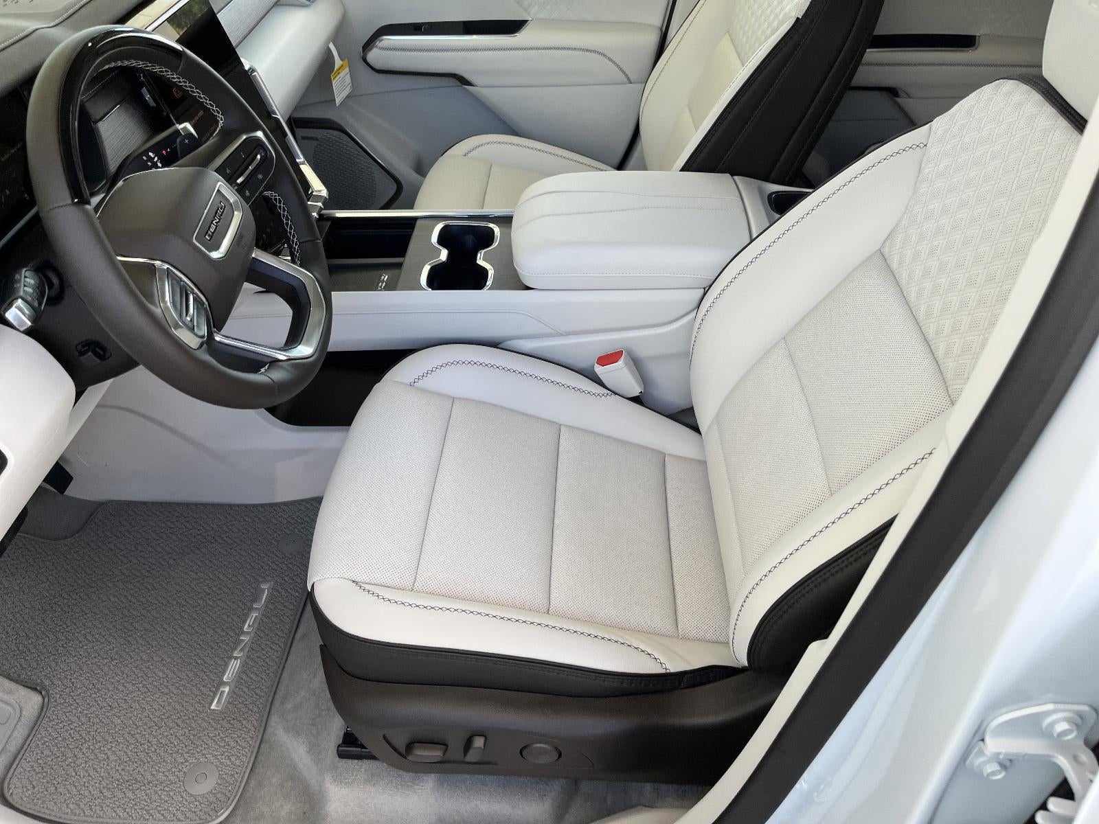 2026 GMC Acadia FWD Denali