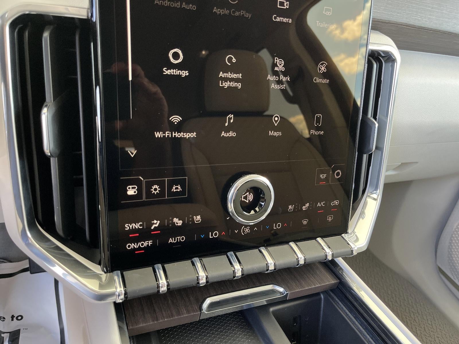 2026 GMC Acadia FWD Denali