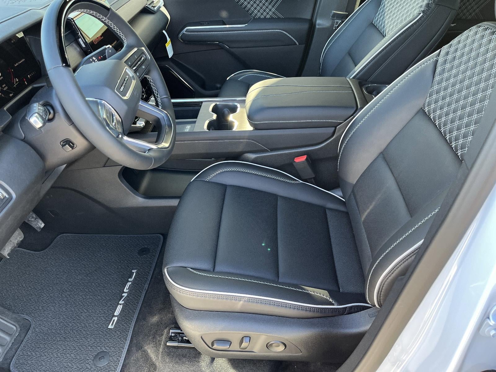 2026 GMC Acadia FWD Denali