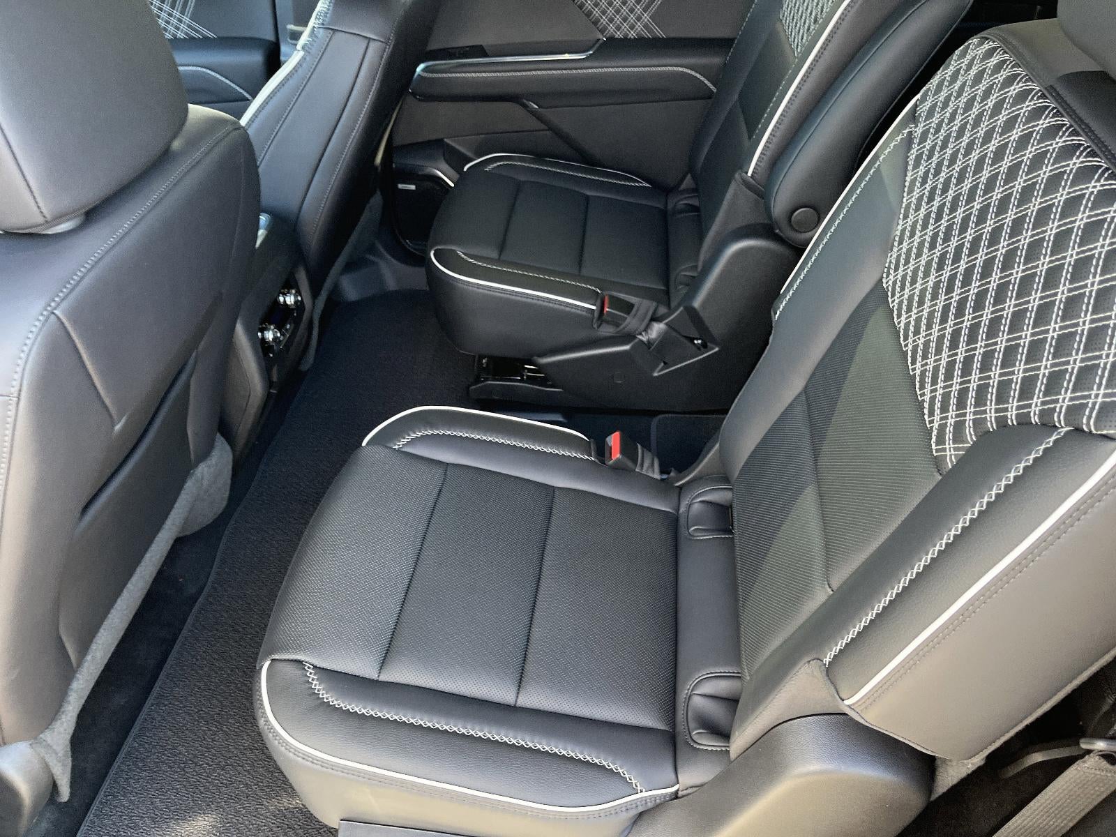 2026 GMC Acadia FWD Denali