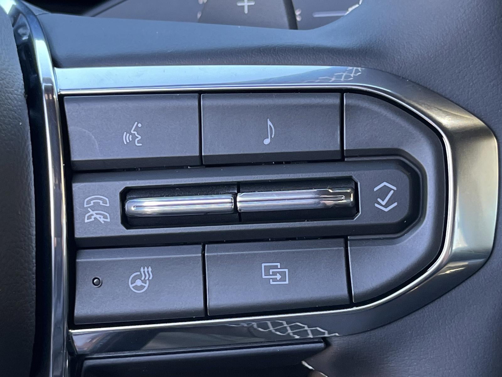 2026 GMC Acadia FWD Denali