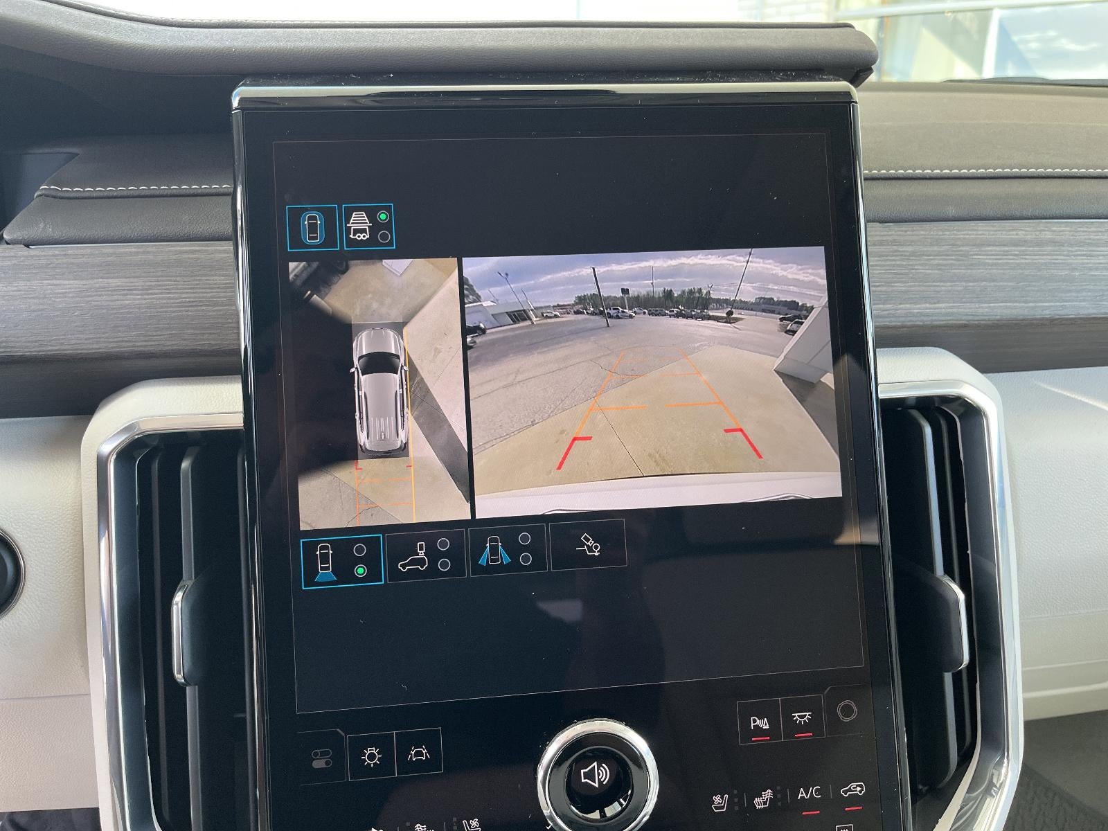 2026 GMC Acadia FWD Denali