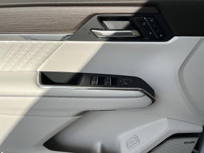 2026 GMC Acadia FWD Denali