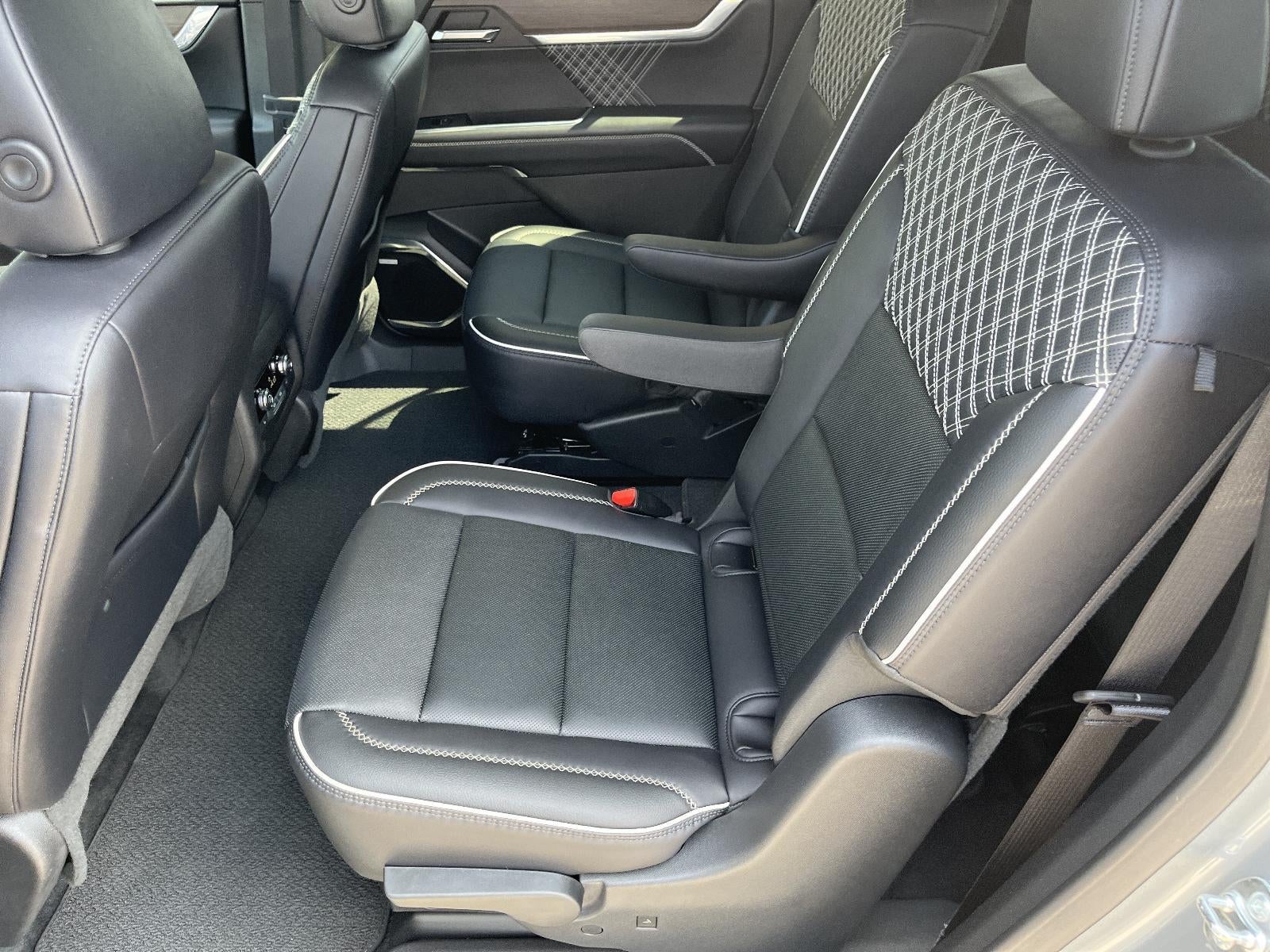 2025 GMC Acadia FWD Denali