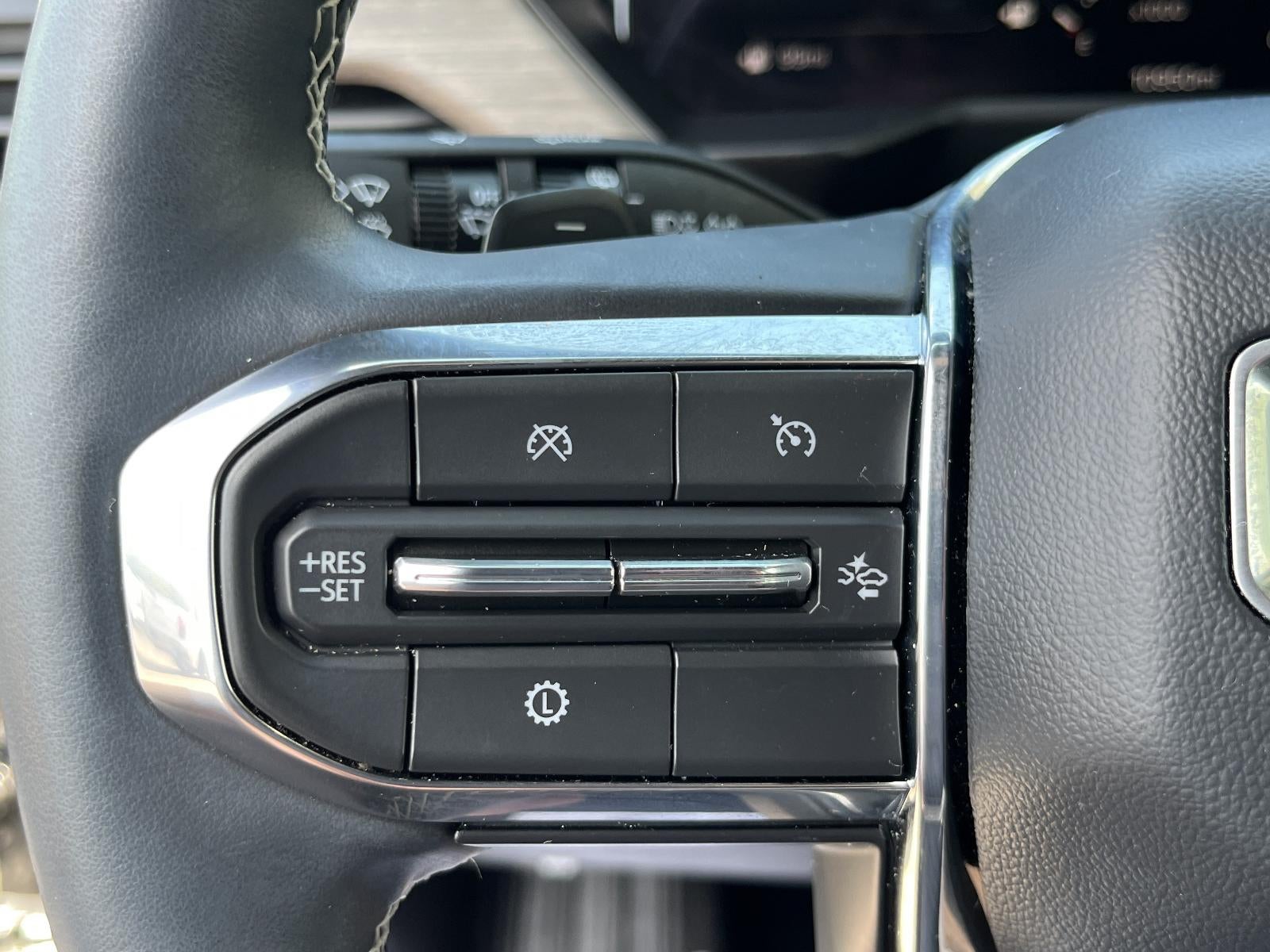 2025 GMC Acadia FWD Denali