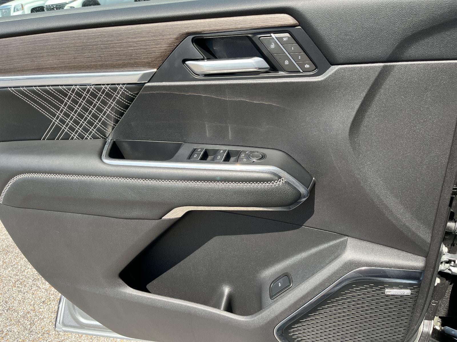 2025 GMC Acadia FWD Denali