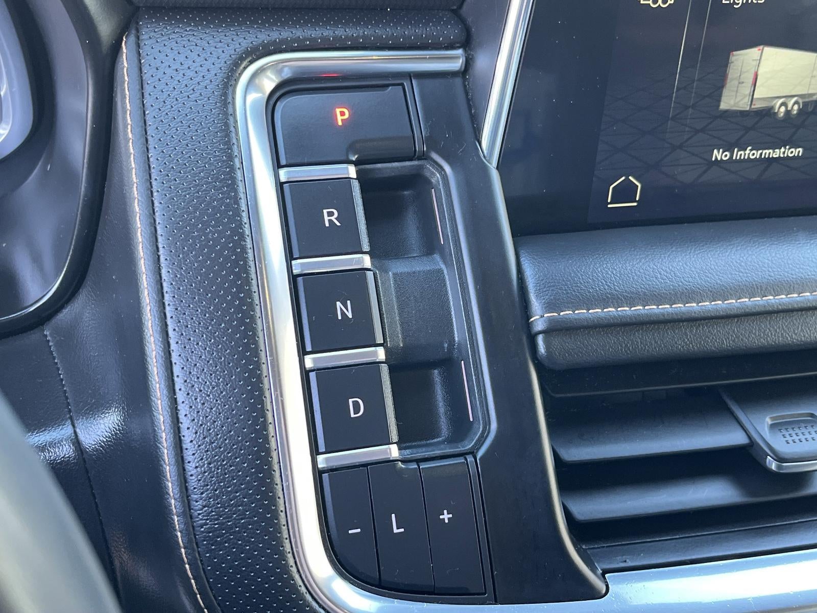 2023 GMC Yukon XL AT4