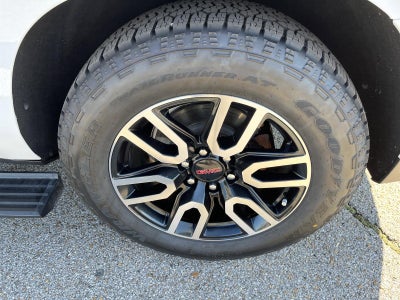 2023 GMC Yukon XL AT4