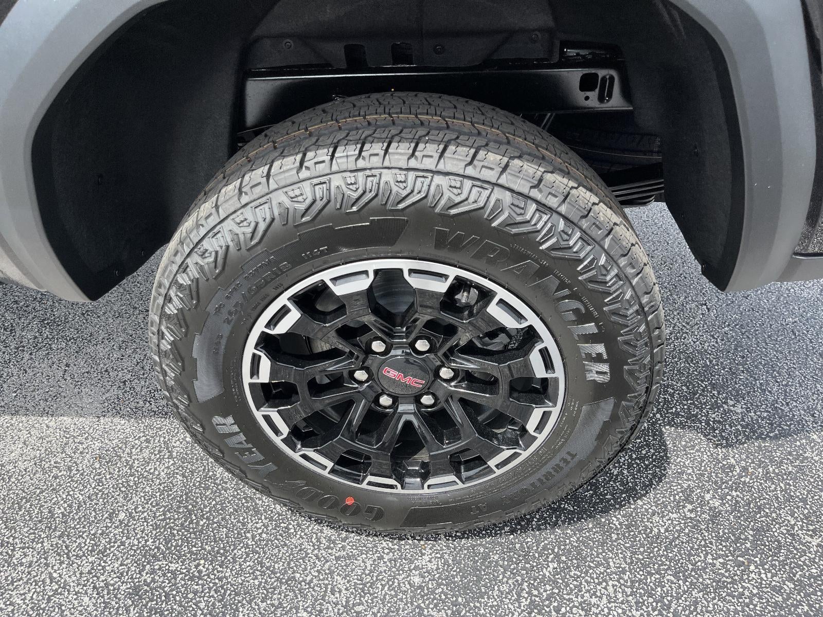 2026 GMC Canyon 4WD AT4