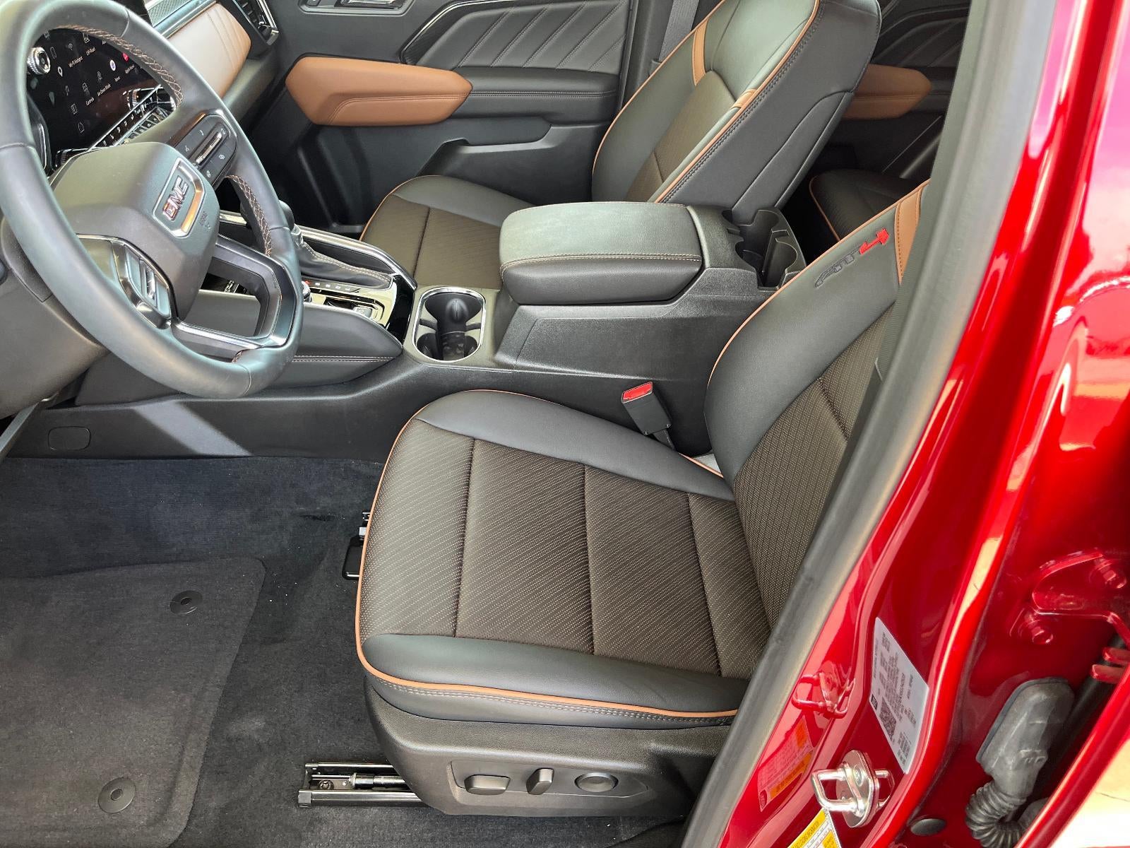 2025 GMC Canyon 4WD AT4 Crew Cab Short Box's photo