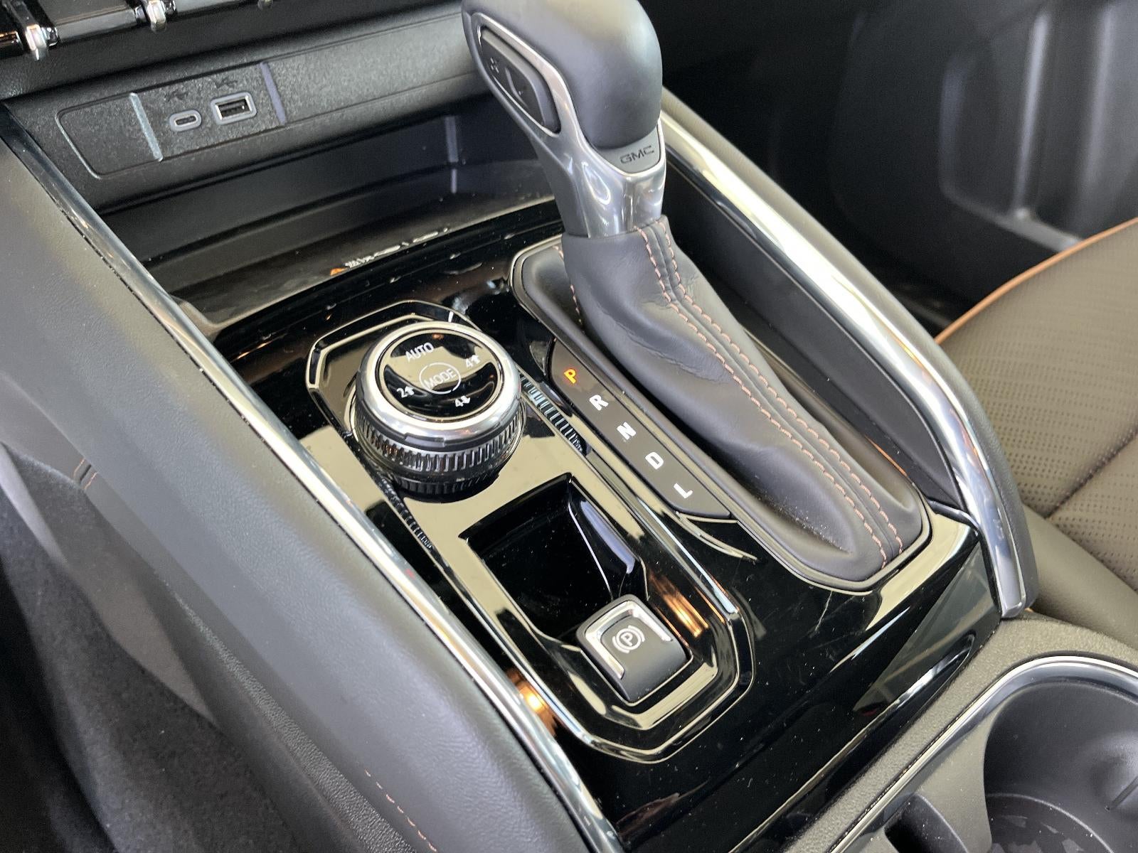 2025 GMC Canyon 4WD AT4