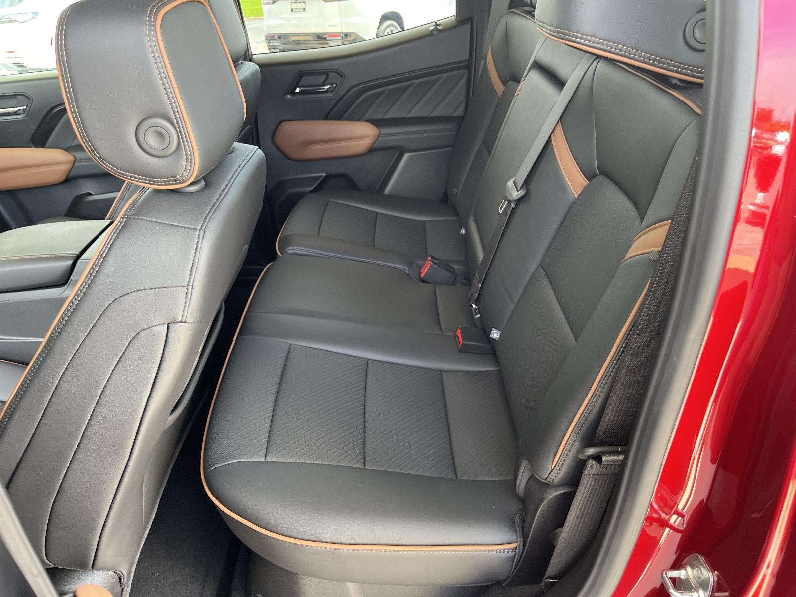 2025 GMC Canyon 4WD AT4
