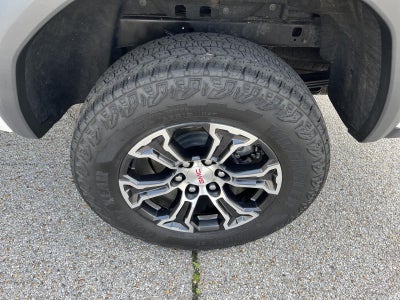 2024 GMC Canyon 4WD AT4