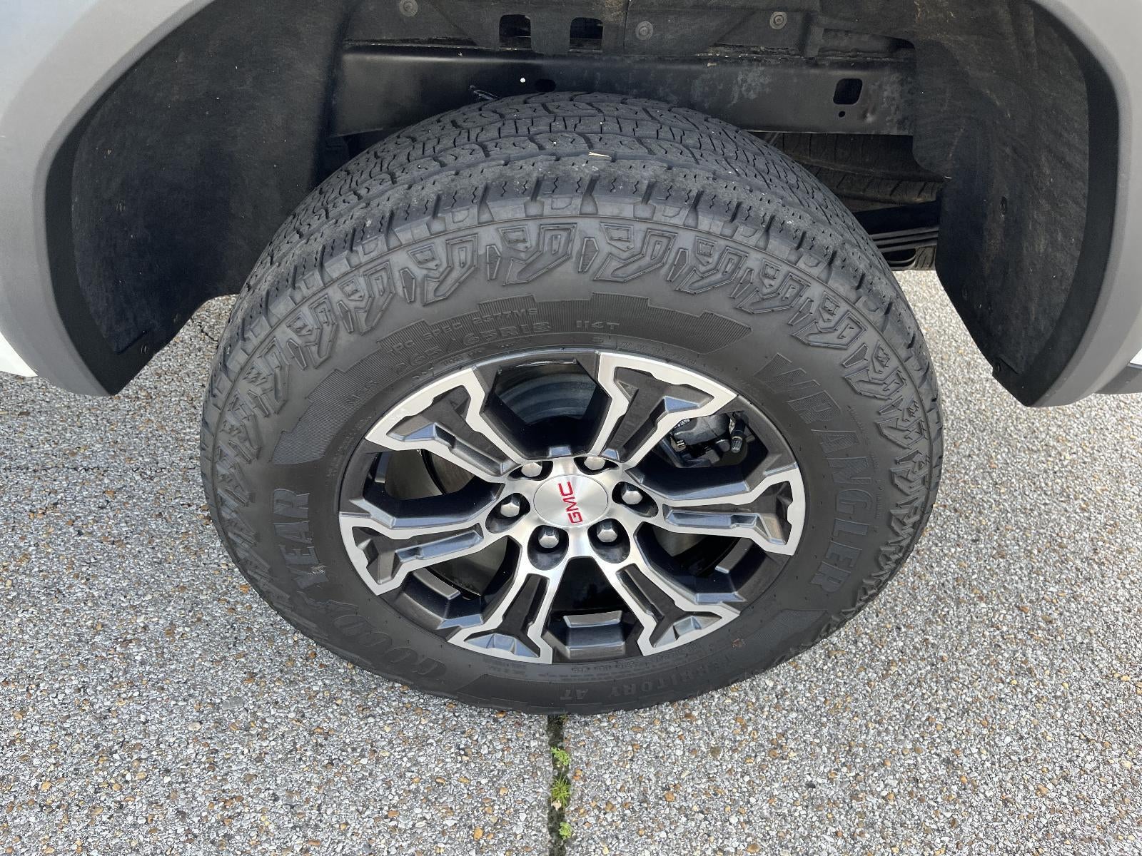 2024 GMC Canyon 4WD AT4