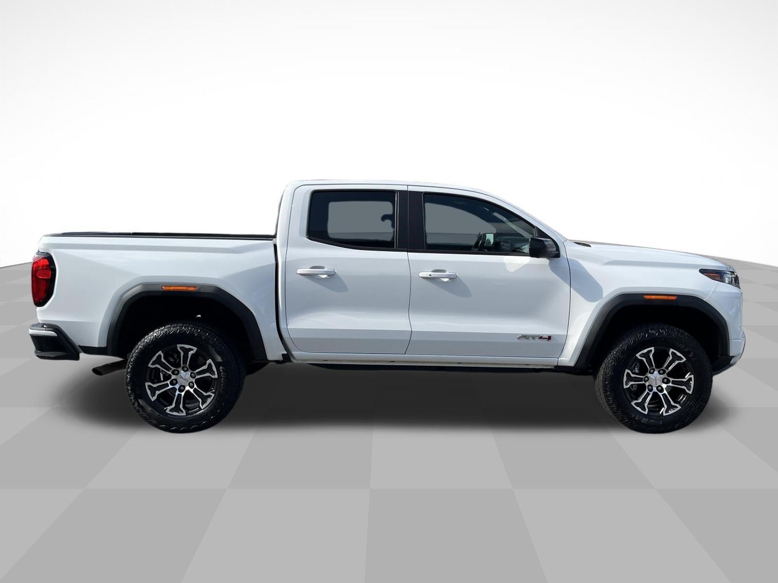 2024 GMC Canyon 4WD AT4