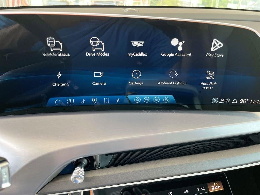 2026 Cadillac VISTIQ Luxury