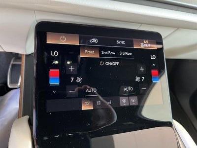 2027 Cadillac VISTIQ Sport