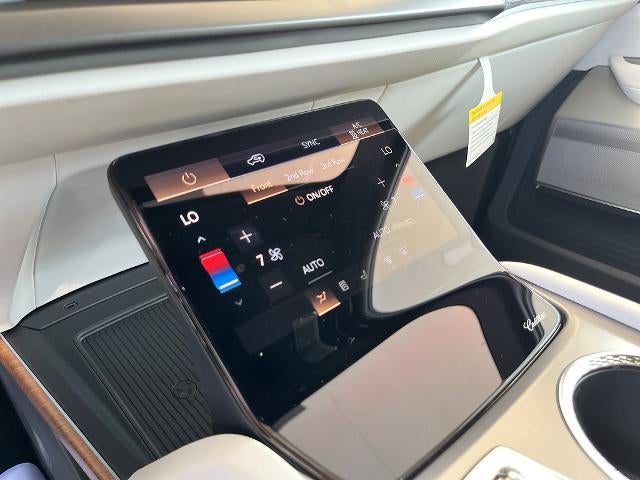 2027 Cadillac VISTIQ Sport