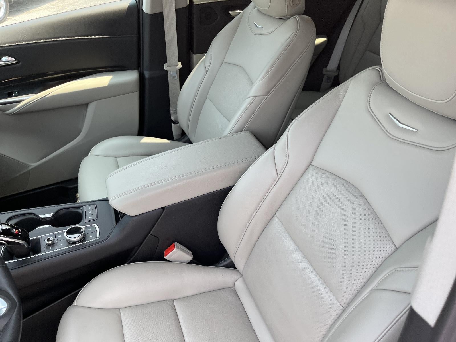 2021 Cadillac XT4 FWD Premium Luxury