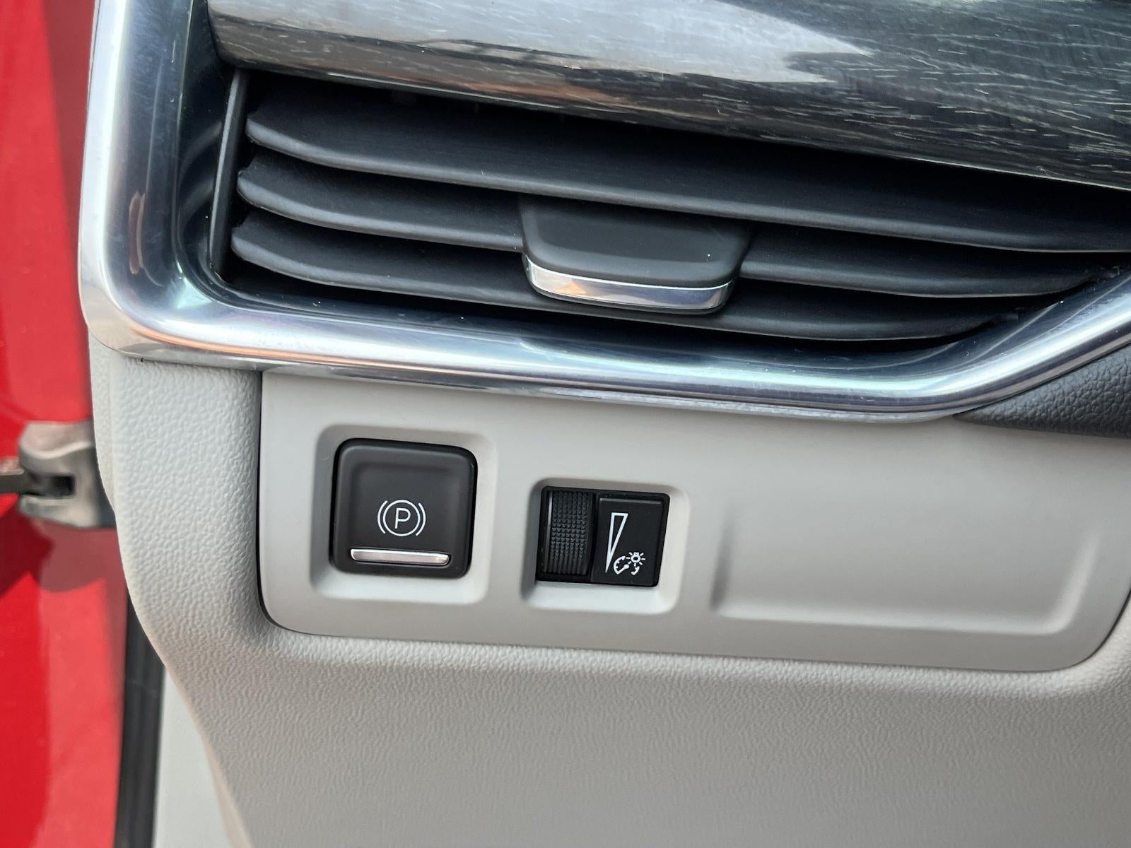 2021 Cadillac XT4 FWD Premium Luxury