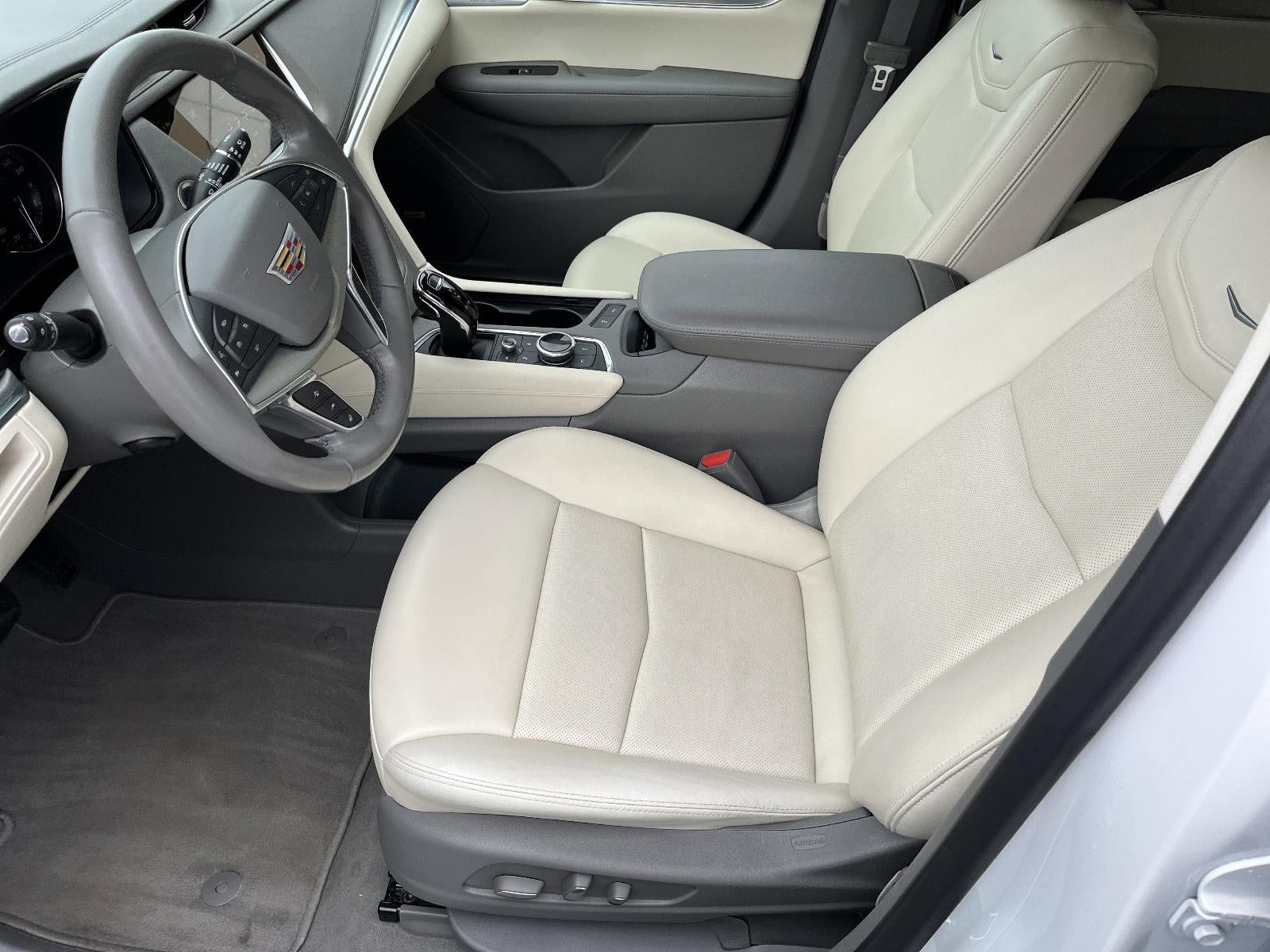 2023 Cadillac XT5 FWD Premium Luxury