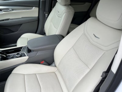 2023 Cadillac XT5 FWD Premium Luxury