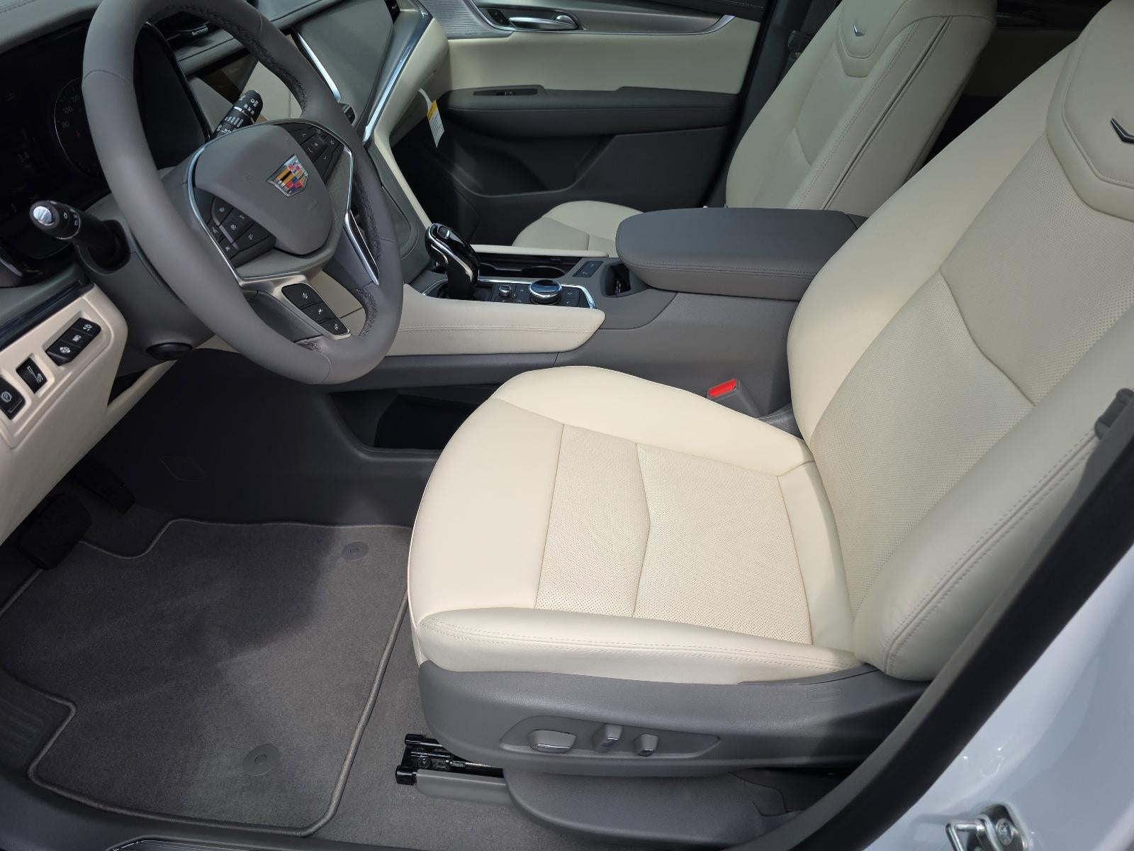 2026 Cadillac XT5 FWD Premium Luxury