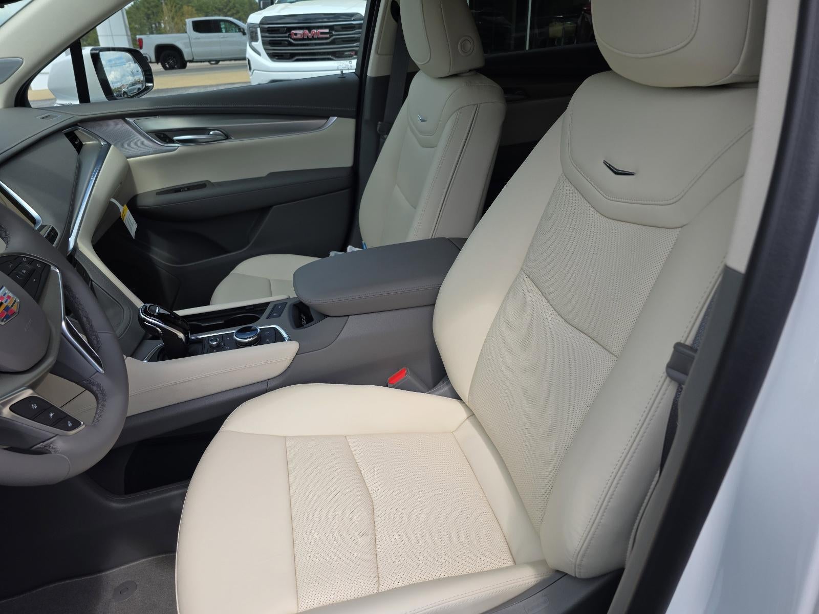 2026 Cadillac XT5 FWD Premium Luxury