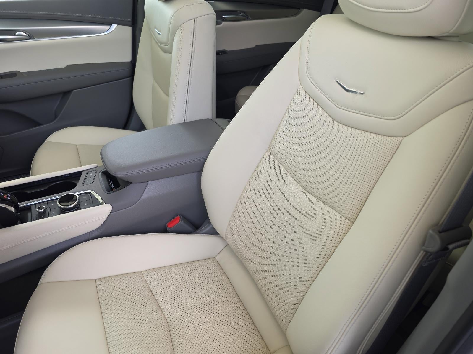 2026 Cadillac XT5 FWD Premium Luxury