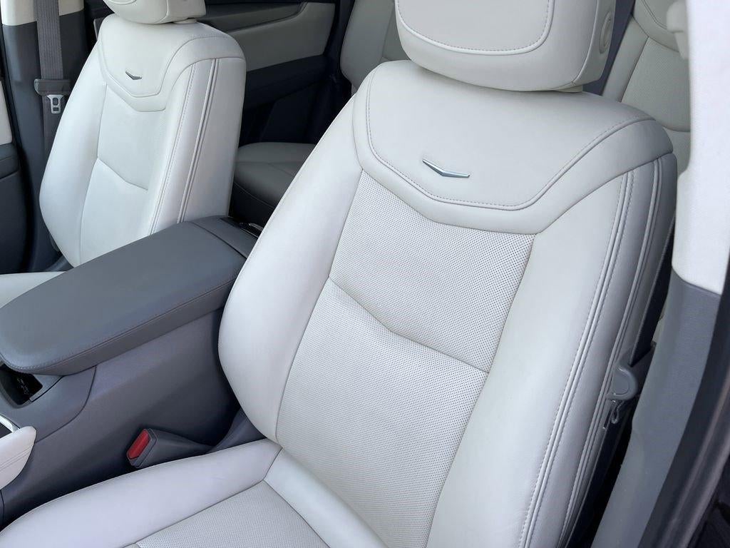 2022 Cadillac XT5 FWD Premium Luxury