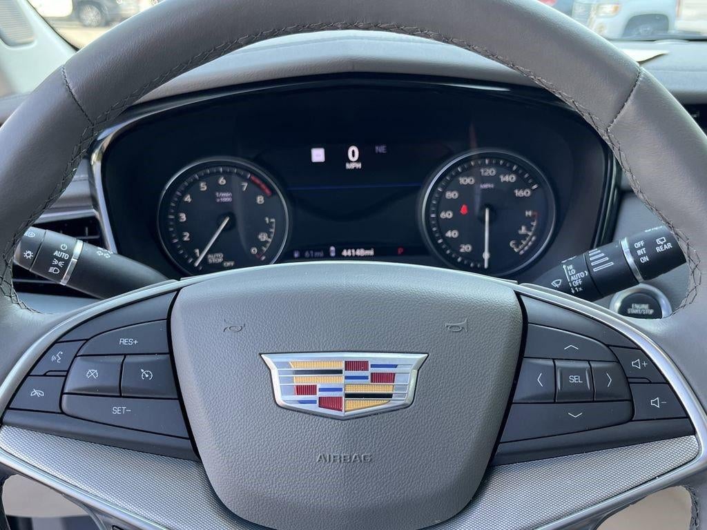 2022 Cadillac XT5 FWD Premium Luxury