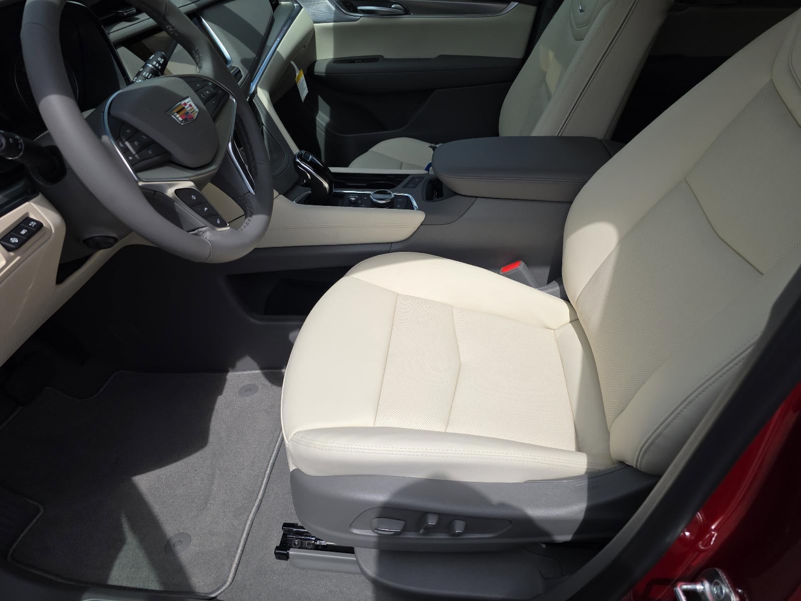 2026 Cadillac XT5 FWD Premium Luxury