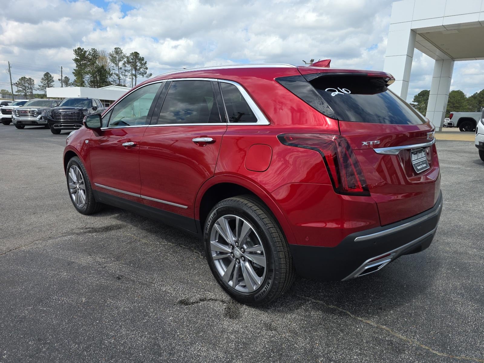 2026 Cadillac XT5 FWD Premium Luxury