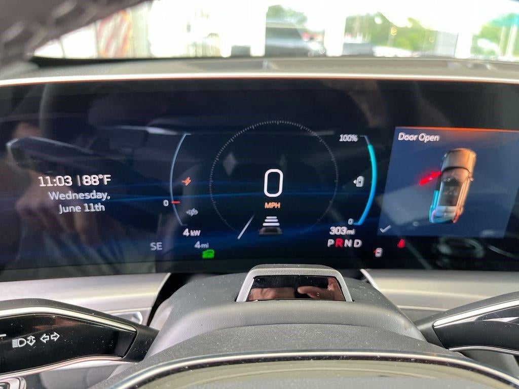 2025 Cadillac LYRIQ Sport