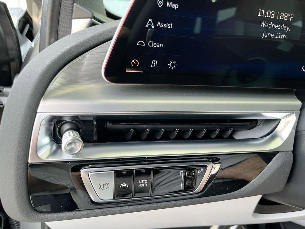 2025 Cadillac LYRIQ Sport