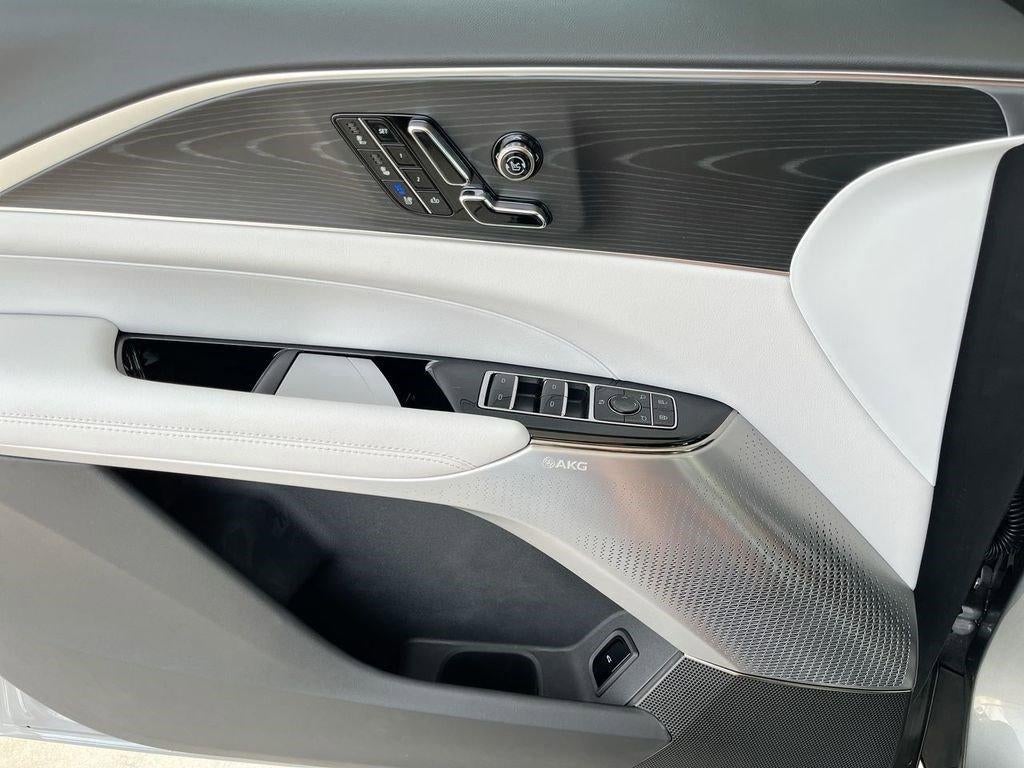 2025 Cadillac LYRIQ Sport