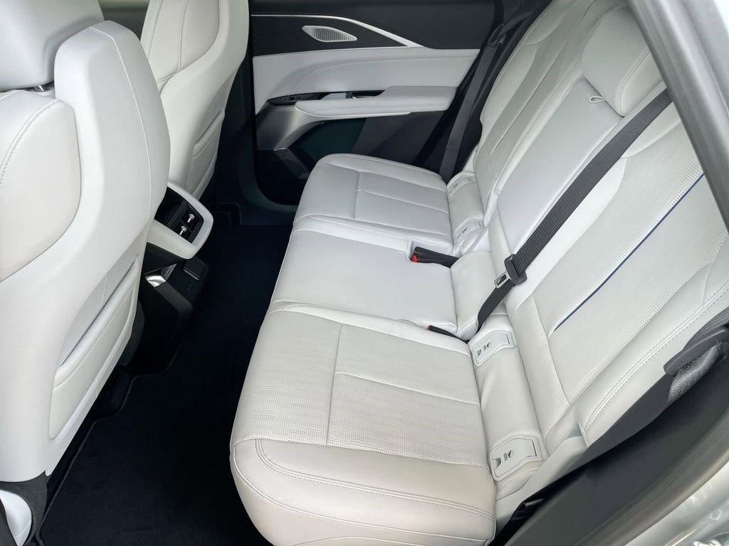 2025 Cadillac LYRIQ Sport