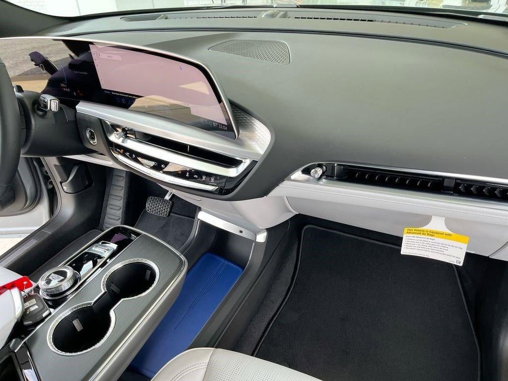 2025 Cadillac LYRIQ Sport