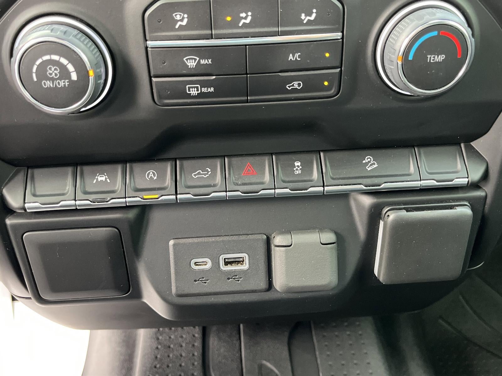 2022 Chevrolet Silverado 1500 Custom Trail Boss