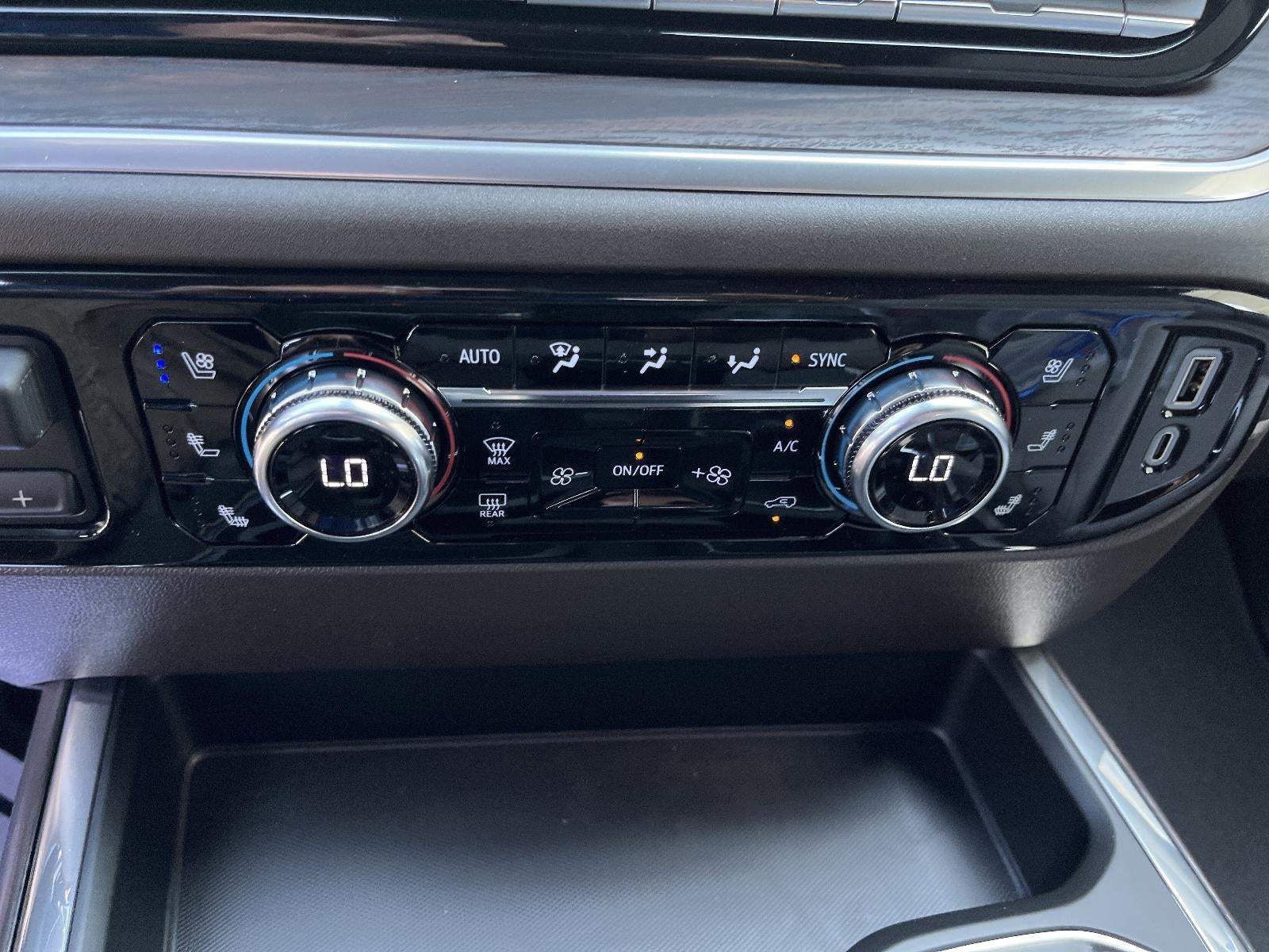 2026 GMC Sierra 1500 SLT - Photo 17