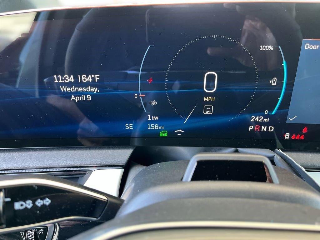 2025 Cadillac OPTIQ Luxury