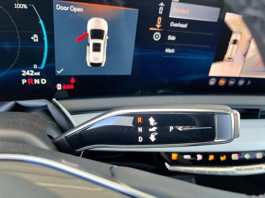 2025 Cadillac OPTIQ Luxury