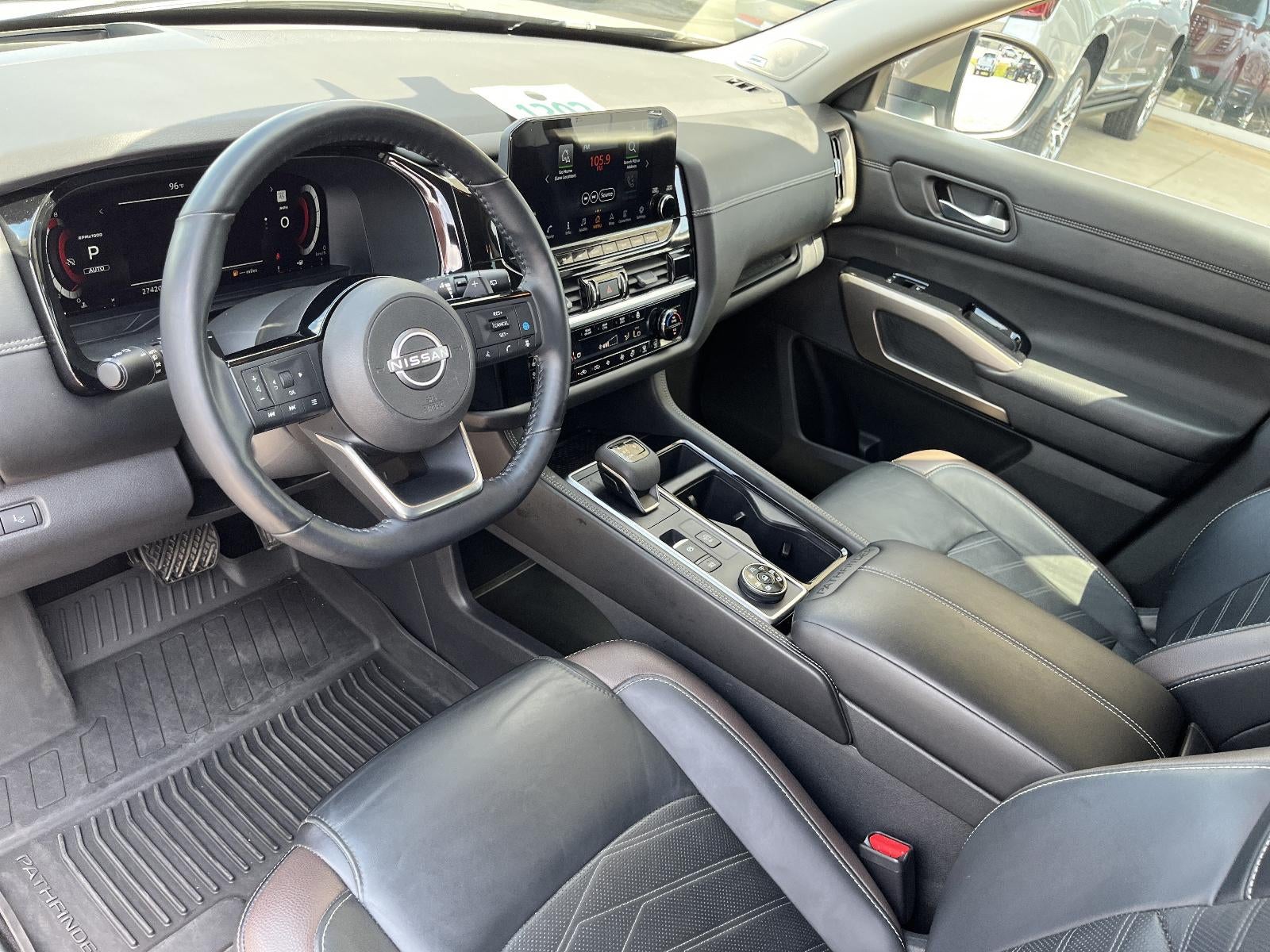 2023 Nissan Pathfinder Platinum