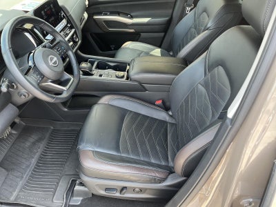 2023 Nissan Pathfinder Platinum